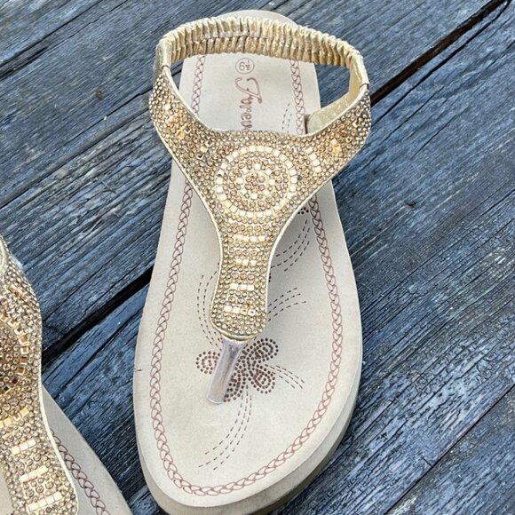 Forever Thong Sandals Gold Rhinestones 6 1/2 - Picture 3 of 11